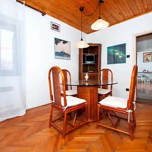 Carera Seaview Apartment